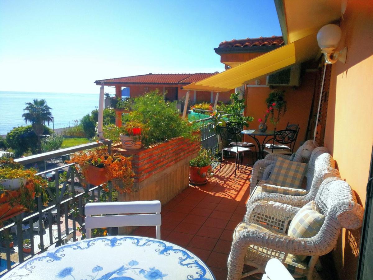 Taormina By The Sea Daire Mazzeo Dış mekan fotoğraf
